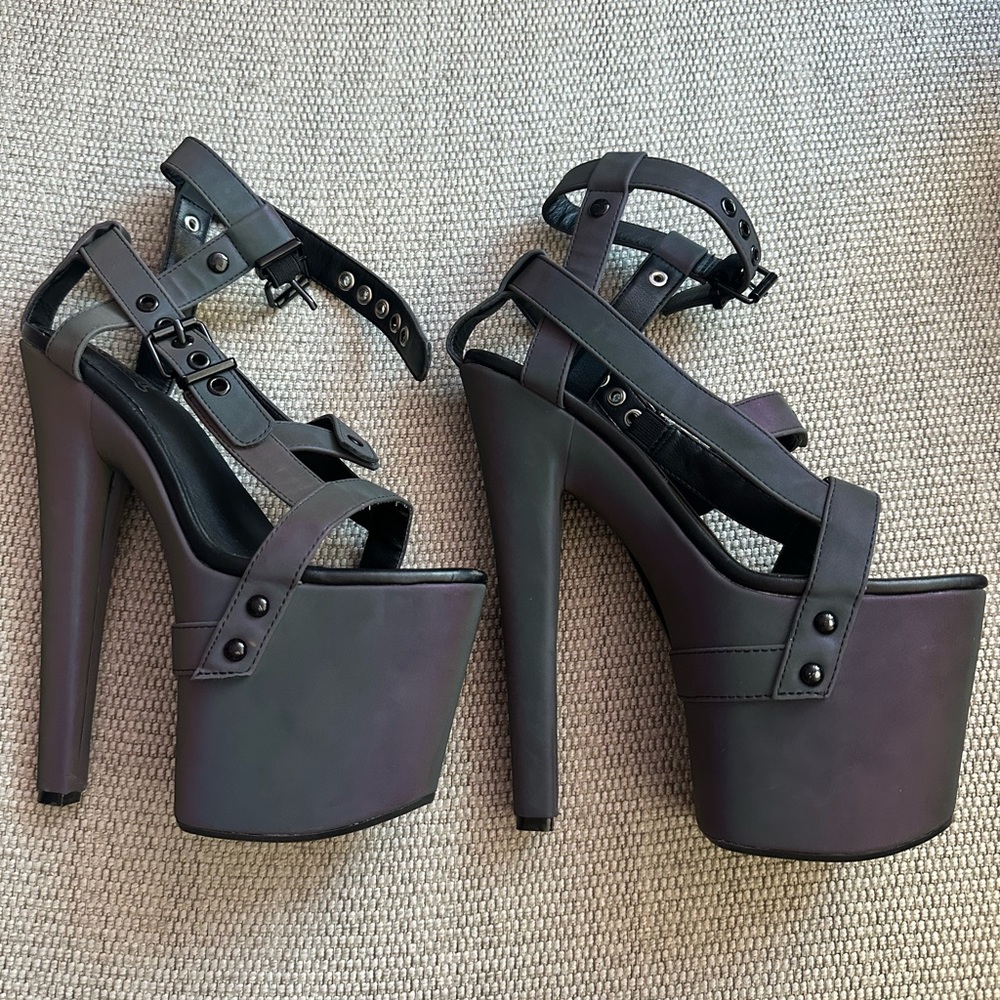 SIZE 6 - YRU Iridescent “Tip Me” High Heels - NEW - Picture 5 of 5